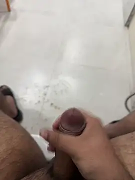 Snapshot of Noavacado_ chatting on 12.13.25 Noavacado online show from 12.13.25