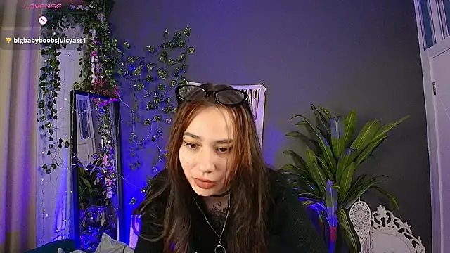 Little Shawty Witch online show from 12.01.25