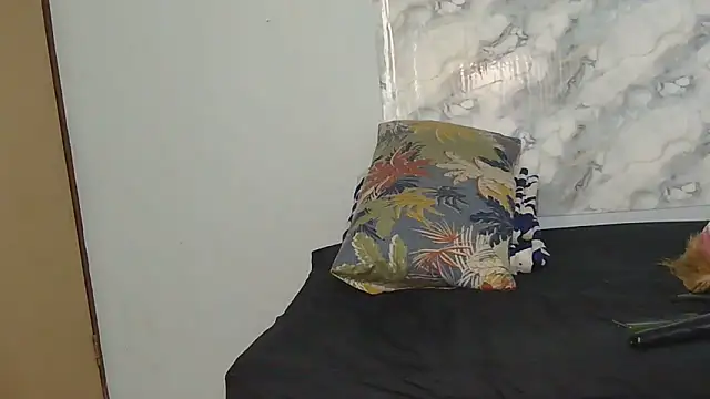 Snapshot of SexyZuluBarbie chatting on 06.18.26 SexyZuluBarbie online show from 06.18.26