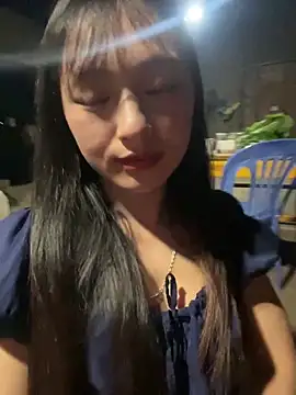 Snapshot of Mayli2x chatting on 11.29.25 Mayli2x online show from 11.29.25