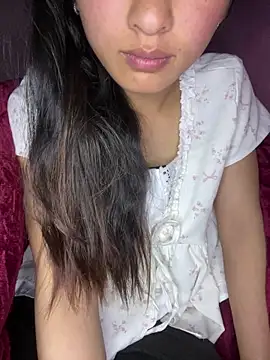 Snapshot of Mayli2x chatting on 12.16.25 Mayli2x online show from 12.16.25