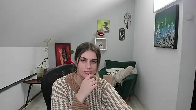 Snapshot of SarahOwenn chatting on 11.27.25 SarahOwenn online show from 11.27.25