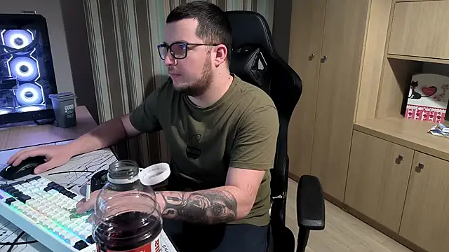 Snapshot of kevinnlovelly chatting on 01.16.26 kevinnlovelly online show from 01.16.26