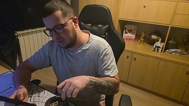 Snapshot of kevinnlovelly chatting on 02.03.26 kevinnlovelly online show from 02.03.26