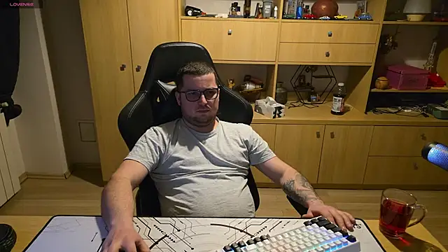 Snapshot of kevinnlovelly chatting on 03.11.26 kevinnlovelly online show from 03.11.26