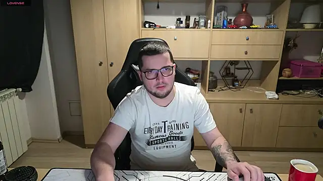 Snapshot of kevinnlovelly chatting on 03.16.26 kevinnlovelly online show from 03.16.26