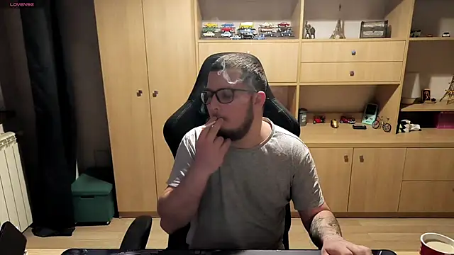 Snapshot of kevinnlovelly chatting on 04.03.26 kevinnlovelly online show from 04.03.26