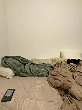 Snapshot of Alicatcua_ chatting on 12.14.25 Alicatcua online show from 12.14.25