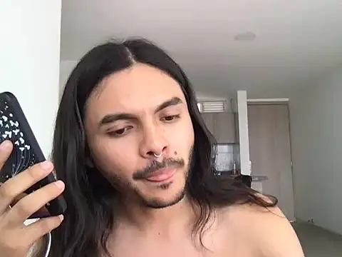 Snapshot of Lukathin chatting on 12.05.25 Lukathin online show from 12.05.25