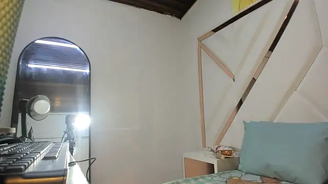 Snapshot of Valeria_gil_ chatting on 05.28.26 Valeria gil online show from 05.28.26