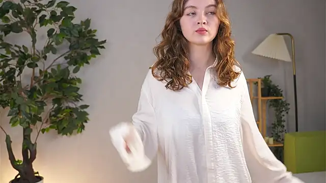 Snapshot of MarilynDibartolo chatting on 12.03.25 MarilynDibartolo online show from 12.03.25