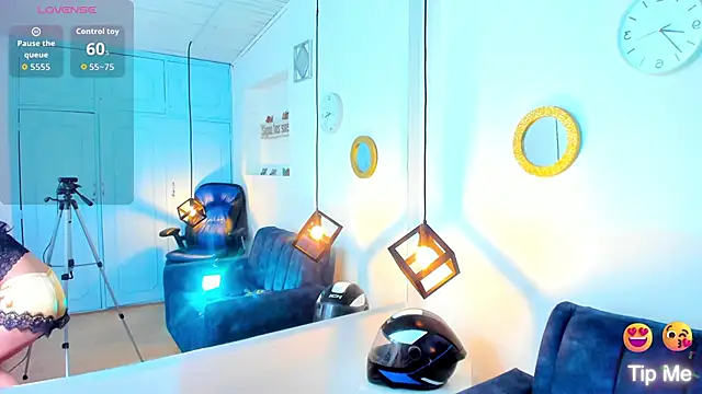 Snapshot of Hot_Darliing chatting on 12.03.25 Hot Darliing online show from 12.03.25