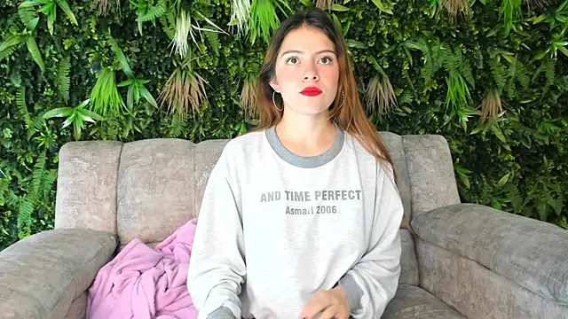 Snapshot of Dennis_08 chatting on 12.15.25 Dennis 08 online show from 12.15.25