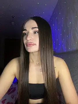 Snapshot of MonikaSi chatting on 03.04.26 MonikaSi online show from 03.04.26