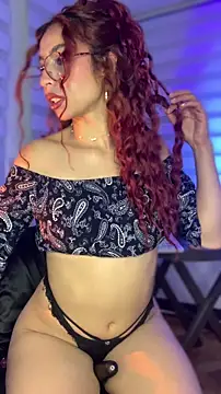 Snapshot of PrettyChloe_ chatting on 12.05.25 PrettyChloe online show from 12.05.25