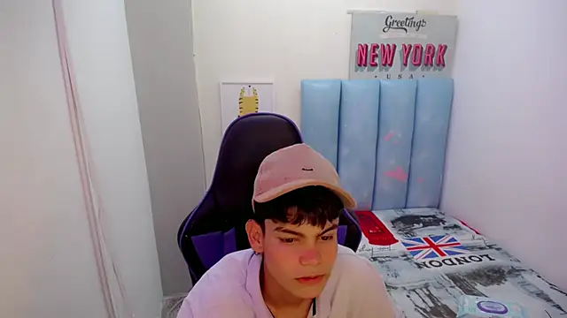 Snapshot of Lil_babyyy_ chatting on 11.30.25 Lil babyyy online show from 11.30.25