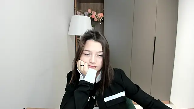 TabethaCaverly online show from 12.03.25