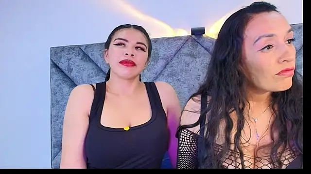 Snapshot of Nahomi_rous777 chatting on 11.28.25 Nahomi rous777 online show from 11.28.25