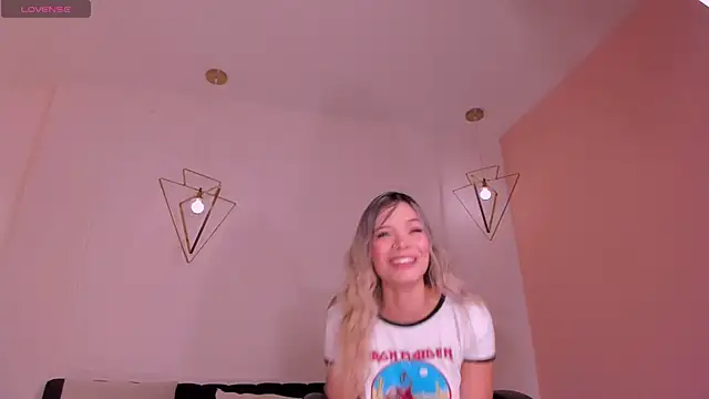 LisaFlowers  online show from 06.12.26