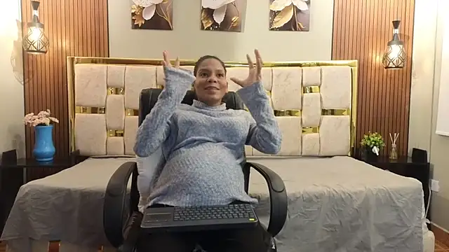  Caroline34 online show from 04.23.26