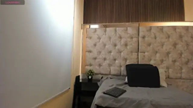  Caroline34 online show from 04.30.26