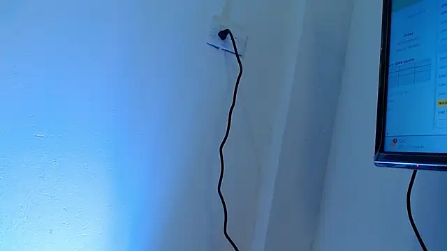 Snapshot of Lunaartistry chatting on 12.04.25 Lunaartistry online show from 12.04.25