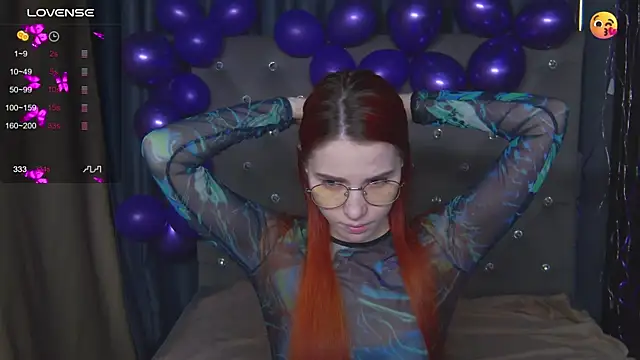 Snapshot of Emily_Kente chatting on 12.04.25 Emily Kente online show from 12.04.25