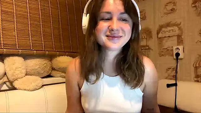 Snapshot of Tessa_Muse chatting on 11.29.25 Tessa Muse online show from 11.29.25