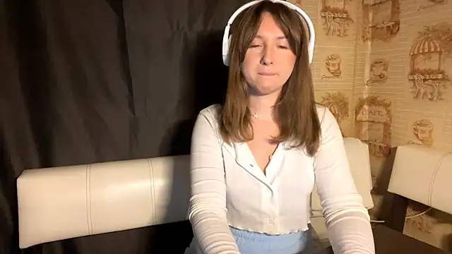 Snapshot of Tessa_Muse chatting on 12.15.25 Tessa Muse online show from 12.15.25