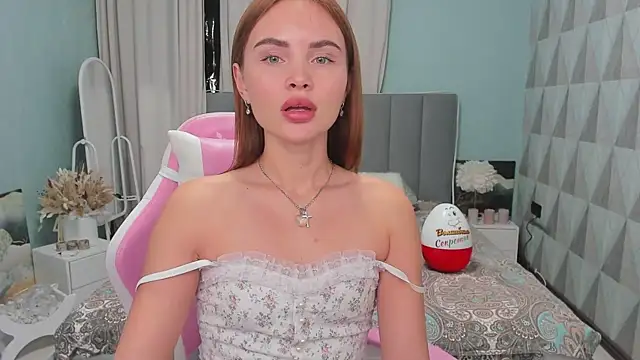 Anna Dreamer online show from 12.04.25