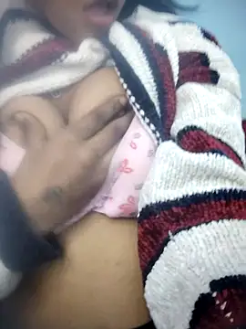 Snapshot of Isha_Liha chatting on 12.04.25 Isha Liha online show from 12.04.25