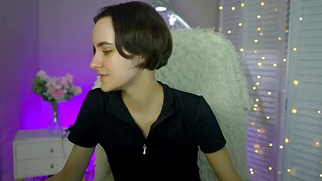 Snapshot of KateWillows chatting on 12.02.25 KateWillows online show from 12.02.25