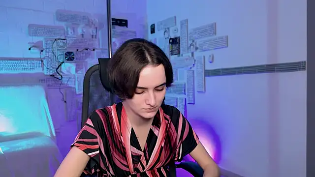 Snapshot of KateWillows chatting on 12.03.25 KateWillows online show from 12.03.25