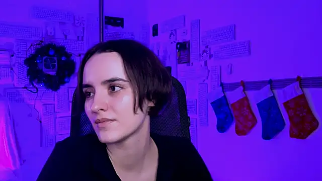 Snapshot of KateWillows chatting on 12.16.25 KateWillows online show from 12.16.25