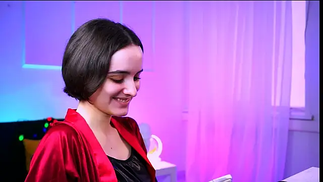 KateWillows online show from 02.18.26