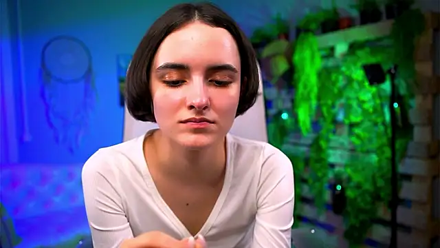 KateWillows online show from 03.02.26