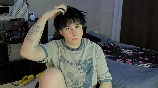 Snapshot of miya_meow_miku chatting on 12.05.25 miya meow miku online show from 12.05.25