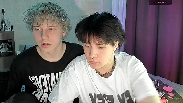 Snapshot of miya_meow_miku chatting on 12.19.25 miya meow miku online show from 12.19.25