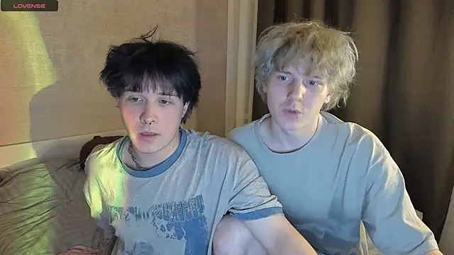 Snapshot of miya_meow_miku chatting on 12.20.25 miya meow miku online show from 12.20.25