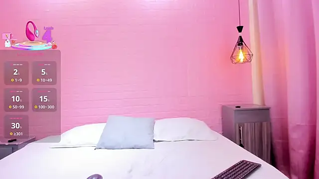 Snapshot of AlexandraMiller chatting on 12.04.25 AlexandraMiller online show from 12.04.25