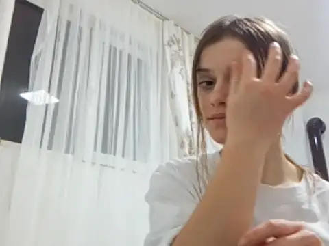 Snapshot of MildredVillareal chatting on 12.05.25 MildredVillareal online show from 12.05.25