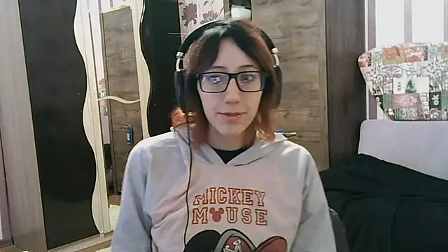 Snapshot of AmandaGimenez chatting on 12.04.25 AmandaGimenez online show from 12.04.25