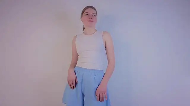 Snapshot of VerllineUrquidez chatting on 12.04.25 VerllineUrquidez online show from 12.04.25