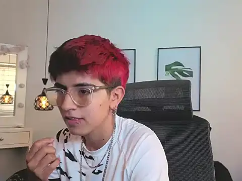 Snapshot of valeryevansvg chatting on 12.01.25 valeryevansvg online show from 12.01.25