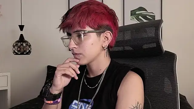 Snapshot of valeryevansvg chatting on 12.02.25 valeryevansvg online show from 12.02.25