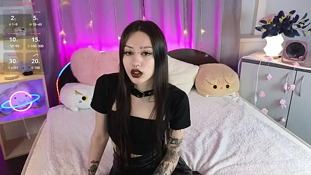 Snapshot of CosmicCanddy chatting on 12.02.25 CosmicCanddy online show from 12.02.25