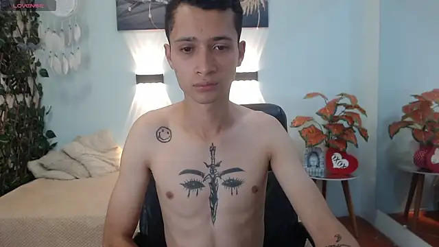 Snapshot of LucassSmith11 chatting on 12.16.25 LucassSmith11 online show from 12.16.25