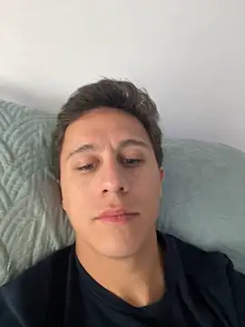 Snapshot of Emanueldickarg chatting on 12.16.25 Emanueldickarg online show from 12.16.25