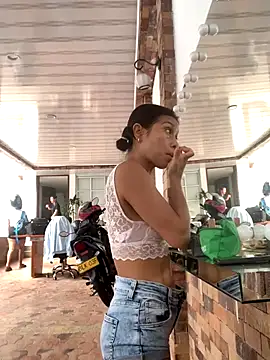 Snapshot of AnitaDuque chatting on 12.02.25 AnitaDuque online show from 12.02.25