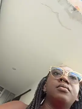 Snapshot of ZahhyGrey chatting on 07.18.26 ZahhyGrey online show from 07.18.26